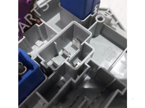 Fuse box ALFA ROMEO 159 (939_) 2.2 JTS (939AXB1B, 939AXB11) | BP31501565E1  - Image 5