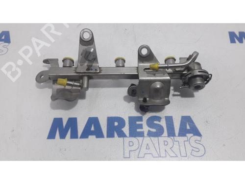 Used Injection rail RENAULT CLIO IV (BH_) 0.9 TCe 90 (BHNF, BHMA, BHMH, BHJK, BHJR) (90 hp) 31522791