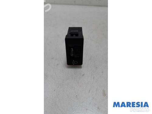 switch-peugeot-3008-i-mpv-0u_-2009-2010-2011-2012-2013-2014-2015-2016-2017-31443425 main image