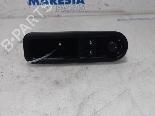 Used Switch RENAULT TWINGO II (CN0_) 1.2 16V (CN0K, CN0V, CN0A) (76 hp) 31431147