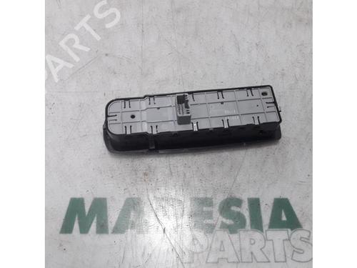 Switch RENAULT MEGANE III Hatchback (BZ0/1_, B3_) 2.0 TCe (BZ0K) | BP31507316I30 - Image 2