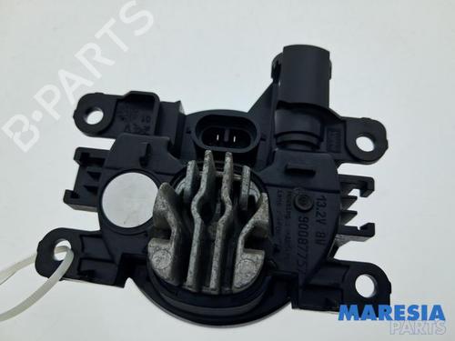 Right front fog light RENAULT CAPTUR I (J5_, H5_) 1.3 TCe 150 (J5NK, J5JS) | BP40093078C31 - Image 4