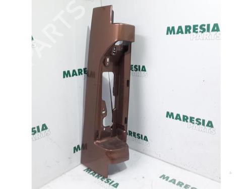 Used Left taillight RENAULT TRAFIC III Van (FG_) 1.6 dCi 90 (FGME) (90 hp) 31534280