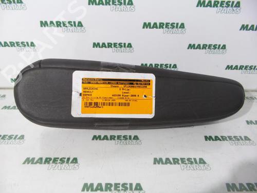 Used Armrest / Center console RENAULT ESPACE IV (JK0/1_) 2.0 (JK0A, JK1D, JK0N) (170 hp) 31490670