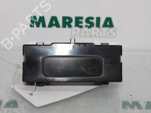 electronic-module-renault-clio-ii-bb_-cb_-1998-1999-2000-2001-2002-2003-2004-2005-2006-2007-2008-2009-2010-2011-2012-2013-2014-2015-2016-31521047 main image