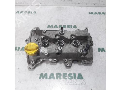 Used Valve cover RENAULT CAPTUR I (J5_, H5_) 0.9 TCe 90 (90 hp) 31468750