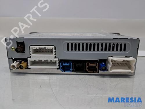 Used Radio RENAULT MEGANE IV Hatchback (B9A/M/N_) 1.2 TCe 130 (B9MR) (130 hp) 31530459