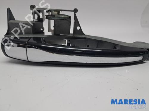Used Front right exterior door handle Front right exterior door handle 37875790 37875790