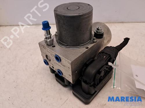 Used ABS pump RENAULT ZOE Hatchback Van (BFM_) Electric (BFME) (92 hp) 31514208