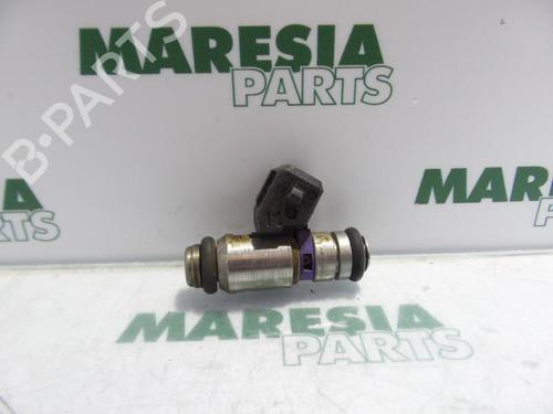 Used Injector FIAT PUNTO (188_) 1.2 60 (188.030, .050, .130, .150, .230, .250) (60 hp) 31465695