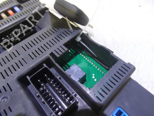 Fuse box PEUGEOT 308 I (4A_, 4C_) 1.6 HDi | BP31467663E1