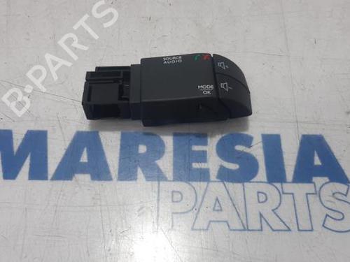 kombi-kontakt-stilkkontakt-renault-captur-i-j5_-h5_-2013-31394564 main image