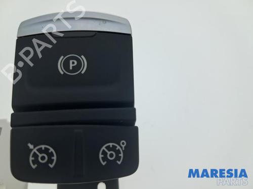 Used Switch RENAULT MEGANE IV Grandtour (K9A/M/N_) 1.3 TCe 140 (K9NB) (140 hp) 32749404