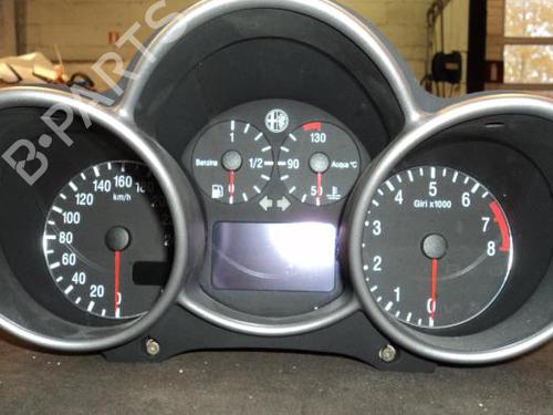 Used Instrument cluster ALFA ROMEO 147 (937_) 1.6 16V T.SPARK (937.AXA1A, 937.AXB1A, 937.BXB1A) (120 hp) 31536373