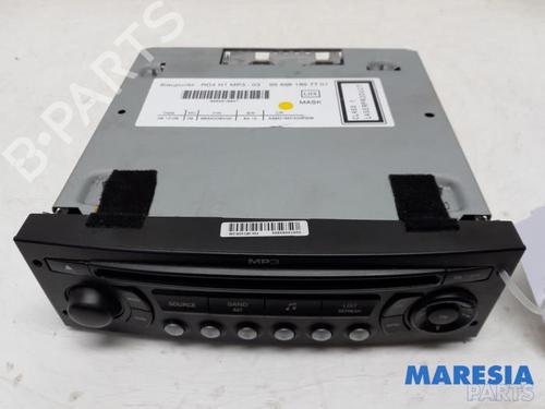 Used Radio PEUGEOT 5008 (0U_, 0E_) 1.6 HDi (110 hp) 31512719