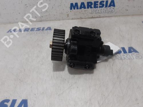 Used Fuel pump FIAT STILO Multi Wagon (192_) 1.9 JTD (140 hp) 31450563