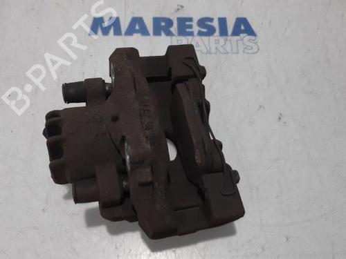 Used Right front brake caliper PEUGEOT 5008 (0U_, 0E_) 1.6 16V (120 hp) 31528056