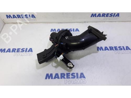 Used Heater blower motor PEUGEOT 5008 (0U_, 0E_) 1.6 HDi (112 hp) 31452561