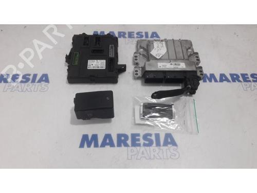 Used Engine control unit (ECU) RENAULT MEGANE IV Hatchback (B9A/M/N_) 1.2 TCe 130 (B9MR) (130 hp) 31465429