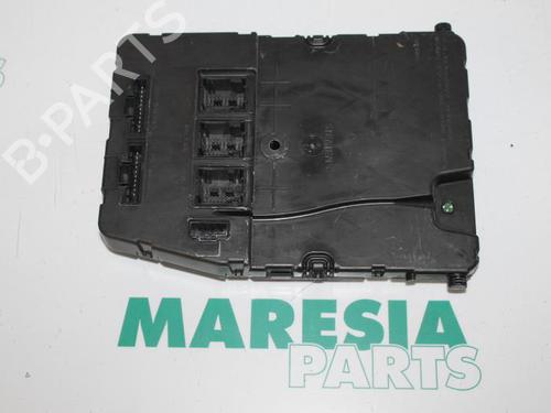 Used Fuse box RENAULT SCÉNIC II (JM0/1_) 1.9 dCi (JM14) (131 hp) 31501126