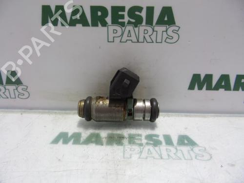 Used Injector LANCIA Y (840_) 1.2 (840AA, 840AF1A) (60 hp) 31520561
