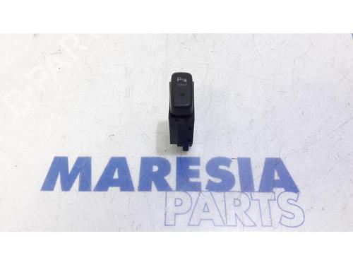switch-citroen-c-crosser-vu_-vv_-2007-2008-2009-2010-2011-2012-31491886 main image