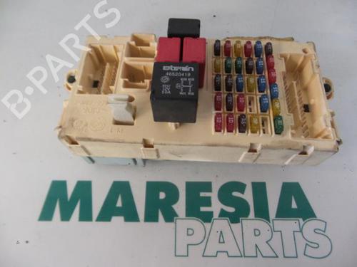 Used Fuse box Fuse box 31511411 31511411