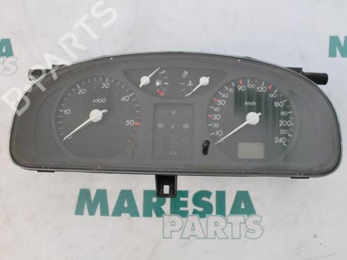 Used Instrument cluster RENAULT LAGUNA II (BG0/1_) 1.9 dCi (107 hp) 31400692