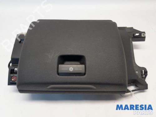 Used Glove box CITROËN C4 Grand Picasso I (UA_) 2.0 i 16V (140 hp) 31467451