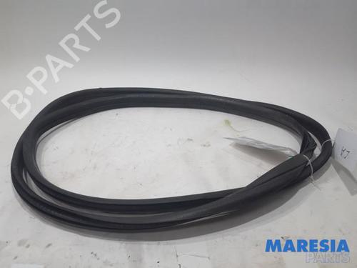rubber-door-seal-peugeot-5008-0u_-0e_-2009-2010-2011-2012-2013-2014-2015-2016-2017-31524368 main image
