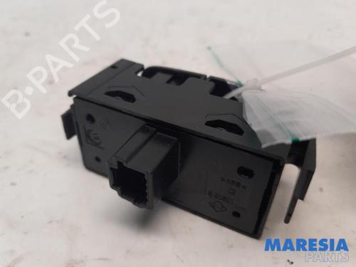 warning-switch-renault-trafic-iii-van-fg_-2014-31465660 main image