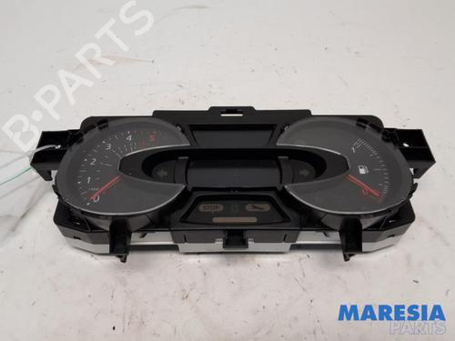 Used Instrument cluster RENAULT TRAFIC III Van (FG_) 1.6 dCi 95 (FGMJ, FGMR) (95 hp) 31535222