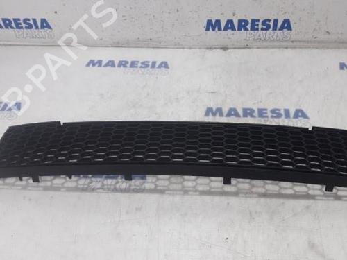 Used Grille FIAT 500 (312_) 1.2 (312AXA1A) (69 hp) 31507388
