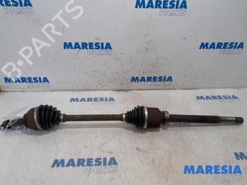 Used Right front driveshaft OPEL VIVARO B Van (X82) 1.6 CDTI (05) (125 hp) 31408566