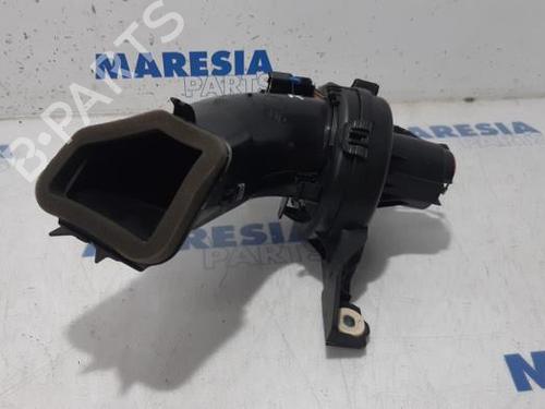 Used Heater blower motor PEUGEOT 5008 (0U_, 0E_) 1.6 16V (156 hp) 31484701