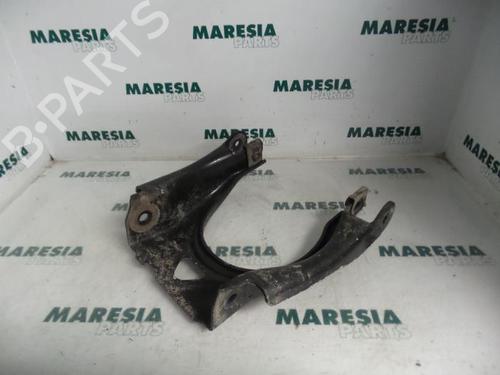Used Right front suspension arm PEUGEOT 407 SW (6E_, 6D_) 2.0 HDi 135 (136 hp) 31517586
