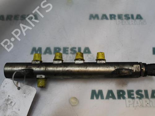 Used Injection rail FIAT CROMA (194_) 1.9 D Multijet (194AXC1B, 194AXC12) (150 hp) 31476918