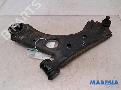 Used Left front suspension arm FIAT 500L (351_, 352_) 0.9 (199LYC1B) (105 hp) 31420916