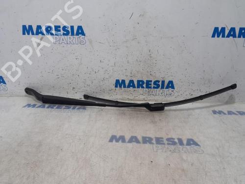 Used Front windshield wiper arm Front windshield wiper arm PEUGEOT 208 II (UB_, UP_, UW_, UJ_) 1.2 PureTech 100 (101 hp) 31392448 31392448
