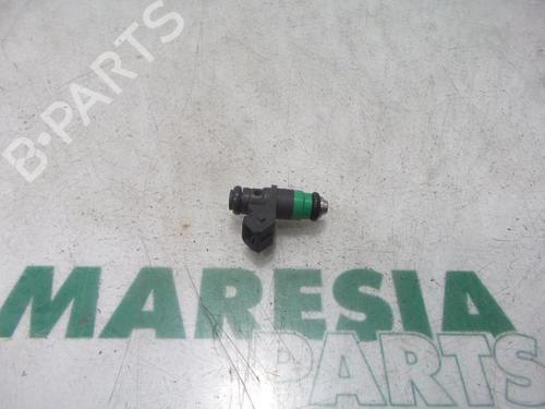 Used Injector RENAULT SCÉNIC II (JM0/1_) 2.0 (JM05, JM0U, JM1N, JM1U, JM2V) (135 hp) 31494813