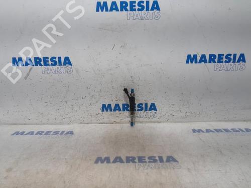 Used Injector Injector CITROËN C4 Grand Picasso II (DA_, DE_) 1.2 THP 130 (130 hp) 31477911 31477911