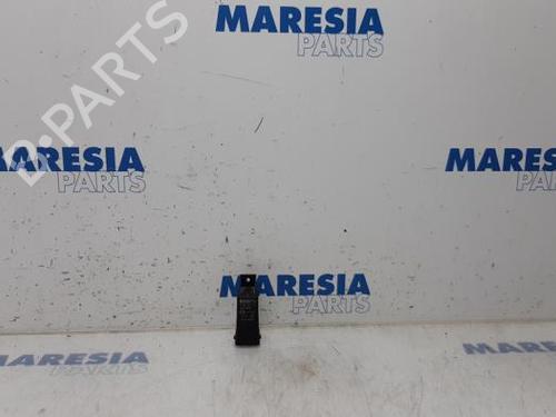 electronic-sensor-opel-vivaro-b-van-x82-2014-2015-2016-2017-2018-2019-2020-31451355 main image