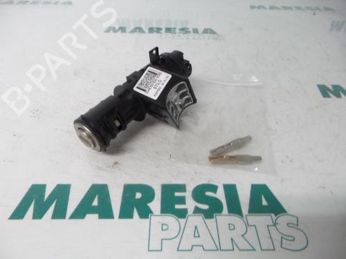 Used Ignition barrel FIAT STILO (192_) 1.6 16V (192_XB1A) (103 hp) 31514391
