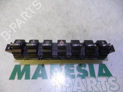 Used Switch PEUGEOT 3008 I MPV (0U_) 1.6 THP (156 hp) 31471593