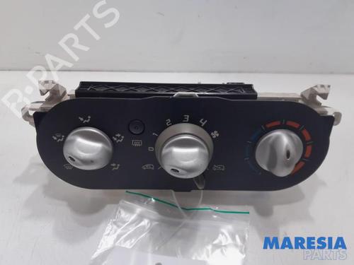 Used Climate control RENAULT TWINGO II (CN0_) 1.2 (CN0D) (58 hp) 31528435