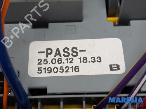 Fuse box FIAT 500 C (312_) 0.9 (312AG1A) | BP31431289E1