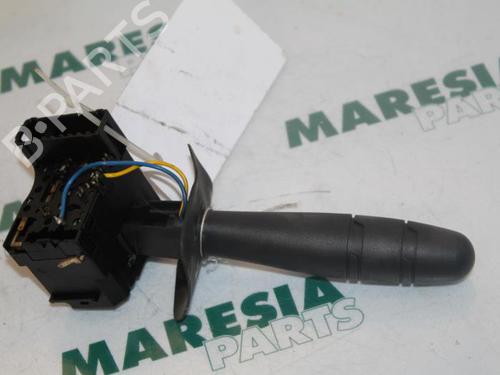 Used Steering column stalk RENAULT CLIO II (BB_, CB_) 1.2 16V (BB05, BB0W, BB11, BB27, BB2T, BB2U, BB2V, CB05,... (75 hp) 31499233