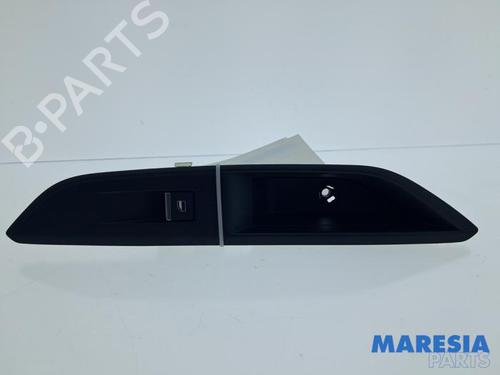 Used Switch PEUGEOT 3008 II SUV (MC_, MR_, MJ_, M4_) Hybrid (224 hp) 32484776