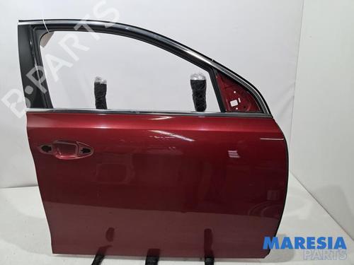 Dør højre fortil PEUGEOT 308 II (LB_, LP_, LW_, LH_, L3_) 1.6 THP 125 (125 hp) 31861136