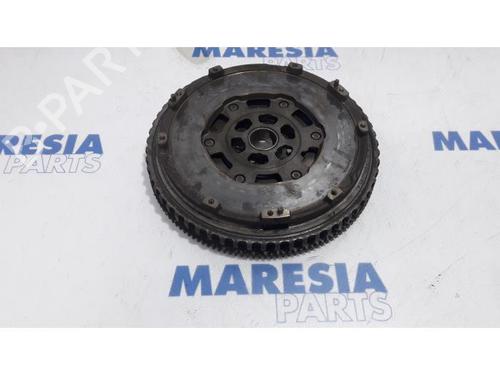 Used Flywheel RENAULT KANGOO / GRAND KANGOO II (KW0/1_) 1.2 TCe 115 (KW02, KW14) (115 hp) 31404469